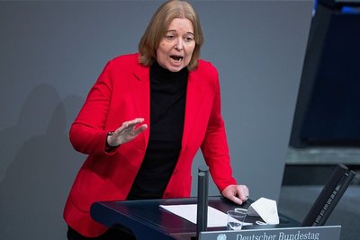 SPD-Fraktionsvize Bärbel Bas bei einer Plenarsitzung des Bundestages: Die 53-jährige Gesundheitspolitikerin soll neue Bundestagspräsidentin werden. 