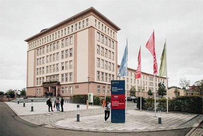 Vortragsort ist die Staatliche Studienakademie in Glauchau. 