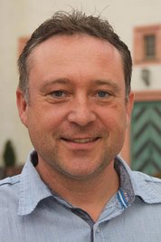 Tino Zschorn vom Flöhaer Reisebüro „Reisewelt“ empfiehlt abgesicherte Pauschalreisen, wenn Kunden Risiken minimieren wollen.