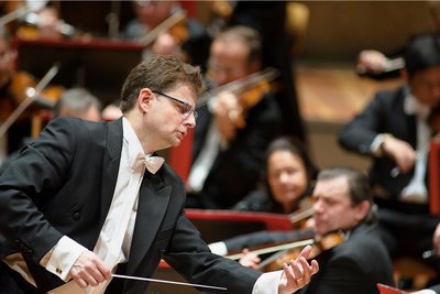 Das Chorfest steht unter der künstlerischen Gesamtleitung von Professor Georg Christoph Sandmann.