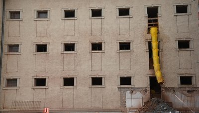 Teile des einstigen Kaßberg-Gefängnisses werden derzeit zu einer Gedenkstätte umgebaut. Sie soll kommendes Jahr eröffnet werden. 