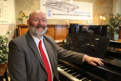 Jörg Einert in seinem Musikkabinett in Augustusburg