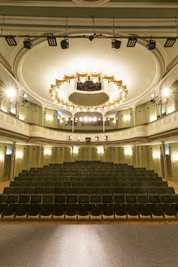 Der Zuschauerraum des Eduard-von-Winterstein-Theaters in Annaberg-Buchholz.