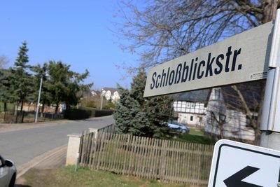Die Schloßblickstraße in Blankenhain soll ab Sommer auf einem Abschnitt saniert werden.