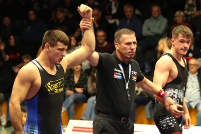 WKG-Athlet Mihail Bradu (links) punktete in 52 Sekunden Maximilian Böttger mit 16:0 aus.