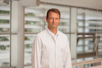 Dr. Dirk Ehrich ist Chefarzt für Augenheilkunde am Plauener Helios-Klinikum.