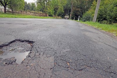 Die Straßen in Bobritzsch-Hilbersdorf sind nicht alle in einem guten Zustand.