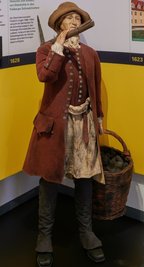 Das Objekt des Monats Mai: die Figur eines Steinköhlers.