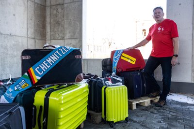 Die Koffer mit Tiernahrung sind gepackt. Zusammen mit 15 anderen CFC-Fans bringt Axel Wenig sie am Sonntag in die Türkei.
