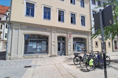 Im Bürgerhaus auf dem Freiberger Obermarkt hat das Fundbüro der Stadt Freiberg seinen Sitz. Verlorene Gegenstände können hier abgegeben und abgeholt werden.