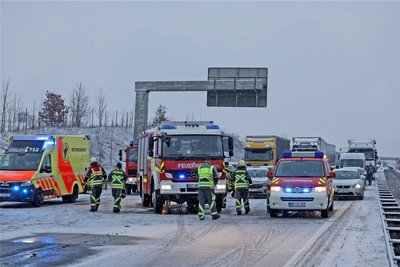 Die Feuerwehr war am Donnerstag auf der A 4 zwischen Hohenstein-Ernstthal und Glauchau-Ost im Einsatz.