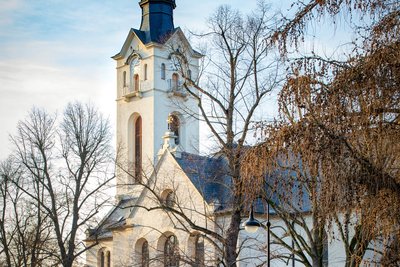 Die Sitzreihen in der Kirche in Niederwiesa dürften zu Ostern gut gefüllt sein.
