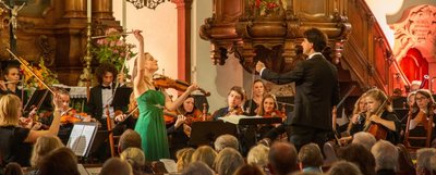 Bei Peter Tschaikowskys Violinenkonzert D-Dur begeisterte Charlotte Thiele als Solistin der Jungen Philharmonie Augustusburg. Sie brachte mit ihrer Spielfähigkeit das Instrument bis an seine Grenzen. Die Leitung für beide Konzerte lag bei Kirchenmusiker Pascal Kaufmann. 