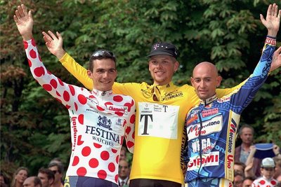 Die drei Erstplatzierten der Tour 1997: Richard Virenque, Jan Ullrich und Marco Pantini (von links). Der Italiener starb im Februar 2004 in Rimini.