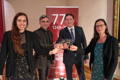 Museumsleiterin Tina Reitz, Kultur GmbH-Chef Daniel Petri, Vize-OB René Buze und Historikerin Susanne Baudisch (von links) blickten auf das Jubiläum von Schloss Voigtsberg.