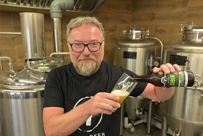 Eibenstocker Brauer haben Sibir im Sortiment – im Bild Daniel Weidlich.