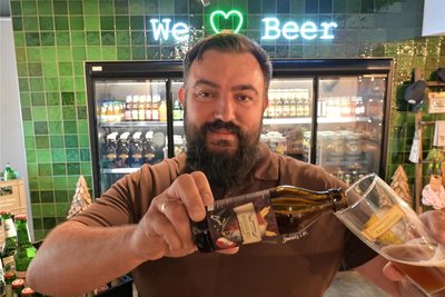 Dominik Naumann hat das Roggen-Roll-Bier gebraut.