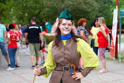Jolina Scheffler war als Maskottchen "Schützi" beim Kinderfest unterwegs.