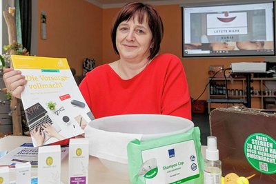Jana Hering von den Maltesern in Annaberg-Buchholz ist eine von derzeit etwa 3500 ausgebildeten Kursleitern für das Thema Letzte Hilfe. Sie bereitet derzeit einen Kurs dafür vor, der am Samstag im Haus der Hoffnung in Annaberg-Buchholz stattfindet. 