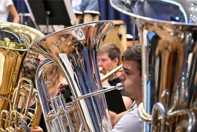 50 Nachwuchsmusiker weilen in Chemnitz. Am Samstag treten sie auf. Die Gäste erwartet lateinamerikanische Musik.