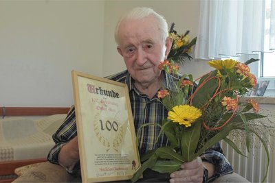 Max Steger hat am Mittwoch in Schöneck seinen 100. Geburtstag gefeiert.