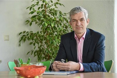 Grünen-Politiker Volkmar Zschocke hatte im Stadtrat vehement für den Chemnitzer Marktbaum geworben. 