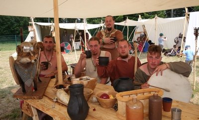 Sie lieben das Sippenleben: Tindur, Sven, Ginnar, Caskur (vorn von links ) und Modi (hinten). 