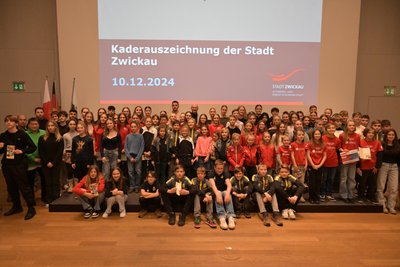Selten geht es im Bürgersaal des Zwickauer Rathauses so jung zu wie bei der Kaderauszeichnung.