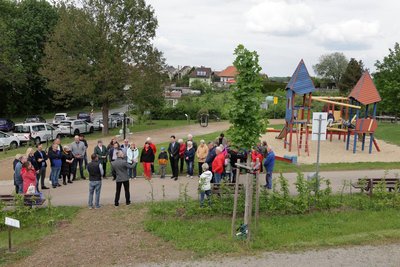 Die Spielgeräte im Hintergrund wurden bereits 2018 im ersten Bauabschnitt aufgestellt.