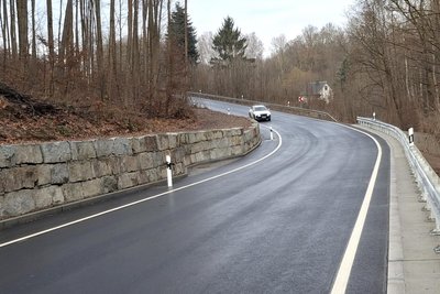 Auch die Bauarbeiten an der B 180 in Richtung Flöha konnten am Freitag abgeschlossen und die Sperrung aufgehoben werden.