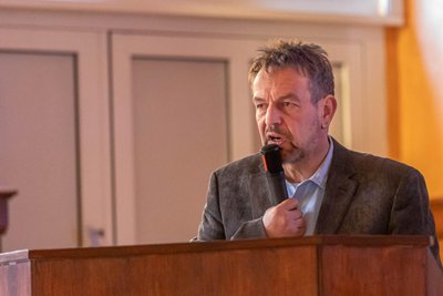 Straßensanierung, Feierlichkeiten, Schulden: Bürgermeister Michael Tägl zur Einwohnerversammlung in Gornsdorf.