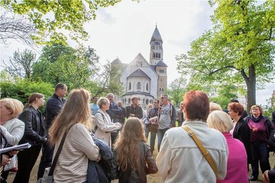 Geprägt ist der Stadtteil von der Markuskirche - hier bei einer Stadtteilbegehung.