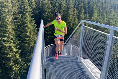 Die Vorjahres-Siegerin Susann Weigert bei der Zielankunft an der Kapsel. Foto: VSC Klingenthal/Konstanze Schneider