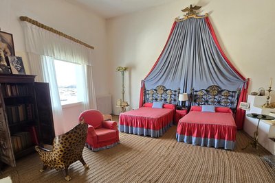 Das Schlafzimmer der Dalís im Wohnhaus in Portlligat.