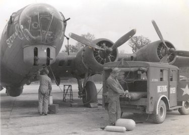Das wohl einzige Foto der im Januar 1944 in Dienst gestellten B-17 mit dem Spitznamen "Section 8". 