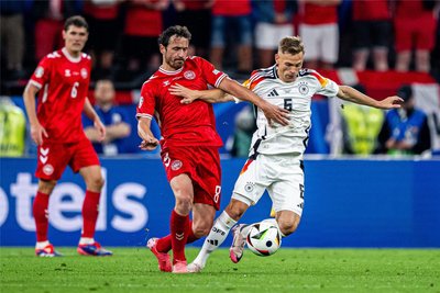 Joshua Kimmich war zweikampfstark, spielte leidenschaftlich und ließ Spaniens Ausnahmespieler Nico Williams nicht ins Spiel kommen. Florian Wirtz’ Ausgleichtreffer legte er überragend per Kopf auf, doch in der spielentscheidenden Szene ließ er Dani Olmo zu viel Platz. Note: 2,5.