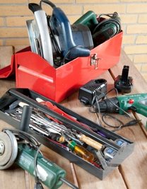 Nicht jeder Heimwerker besitzt für jede Tätigkeit das passende Werkzeug. 