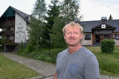 Jan Rauscher ist der neue Besitzer vom Hotel und dem Gasthof Flößerstube in Muldenberg.
