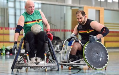 Maik Baumann (l.) und Swen Michaelis spielen natürlich nur im Training gegeneinander, ansonsten gemeinsam in der Auswahl.