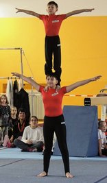 Jonny (10) und Tony (8) Herrmann holten beim Wettkampfdebüt Gold. 