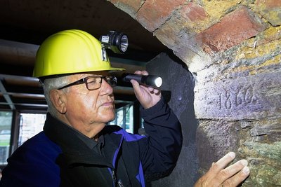 Der sogenannte 1860er-Keller gehört zu jenen Kellern, die in den nächsten Jahren restauriert werden sollen. Doch noch fehlt Gert Müller und seinen Bergknappen das Geld. 