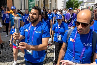 Der Fackellauf mit zypriotischen Atheten war einer der Höhepunkte des Besuchs von der Mittelmeerinsel.