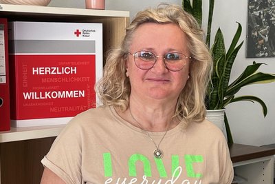 Quartiersmanagerin Silke Böhm bezieht mit ihrem Büro neue Räume am Oelsnitzer Markt.