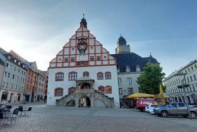 Das Licht an Rathaus und Altmarkt soll am 28. März für eine Stunde gelöscht werden.