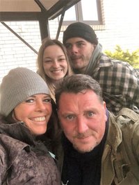 Ein Foto aus besseren Tagen: Heike Kessel (links) mit ihrem Lebenspartner Enrico sowie Sohn Eric und dessen Freundin Romy. 