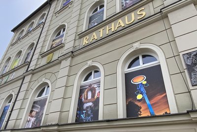 An die Entstehung des Fotos vom Bahnsignal (unten re.) erinnert sich Klaus Jedlicka besonders gern.