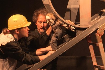 Das Theater Korona kommt mit seinem Ensemble nach Olbernhau. Im Gepäck: Das Stück „Engel über dem Revier“ über den Liedermacher Gerhard Gundermann.