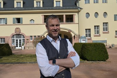 René Kowatsch von der Geschäftsführung des Hotels „Schloss Wolfsbrunn“ in Hartenstein.