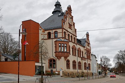 Die Personalkosten der Stadtverwaltung im Oberlungwitzer Rathaus haben im Stadtrat für Diskussionen gesorgt.