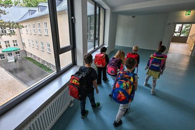 Weit über 2000 Mädchen und Jungen kommen in Chemnitz jedes Jahr in die Schule. Zuvor werden sie untersucht.